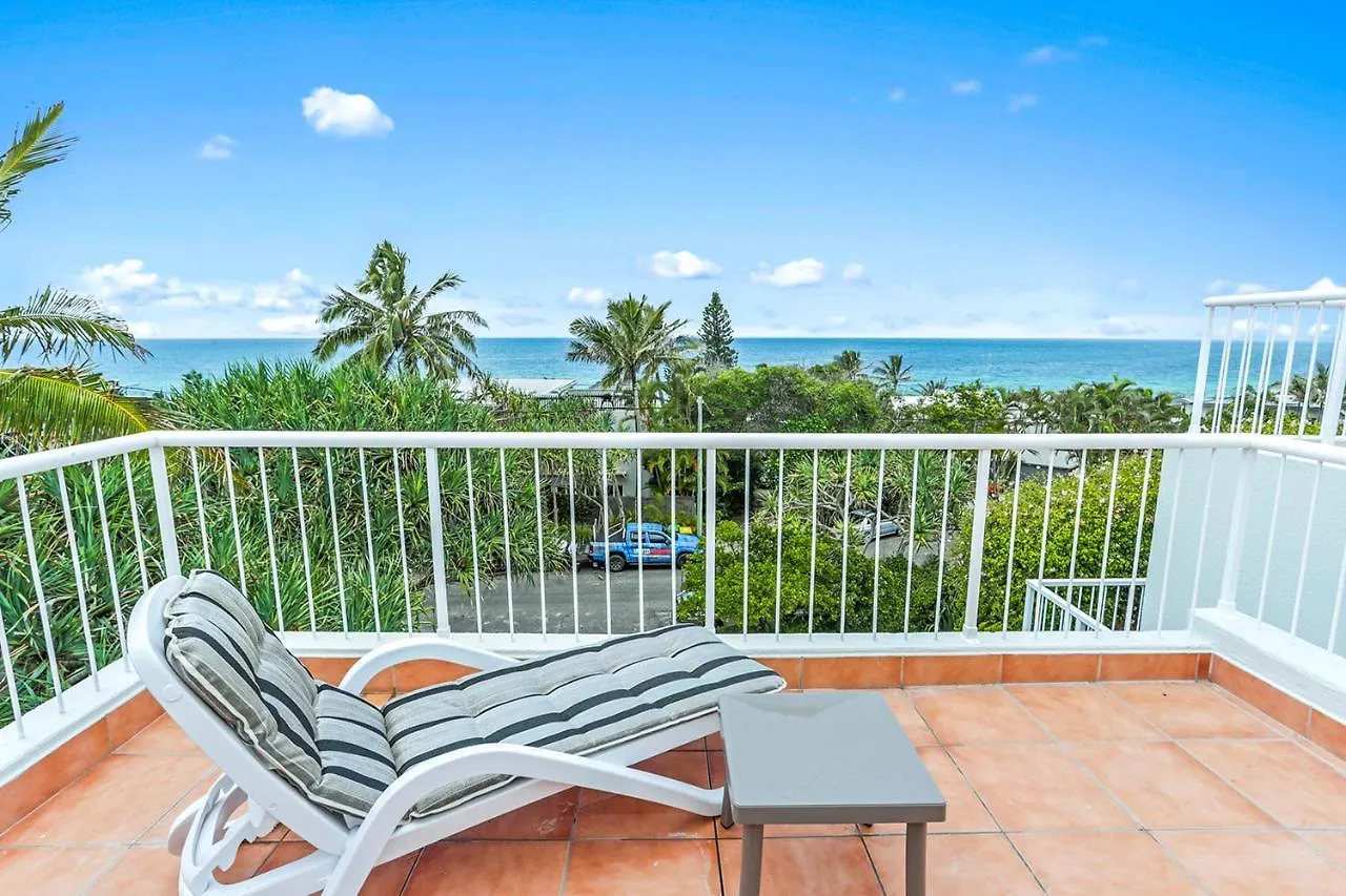 Apartment Comfortable & Stylish With Rooftop Spa Sunshine Beach Australia