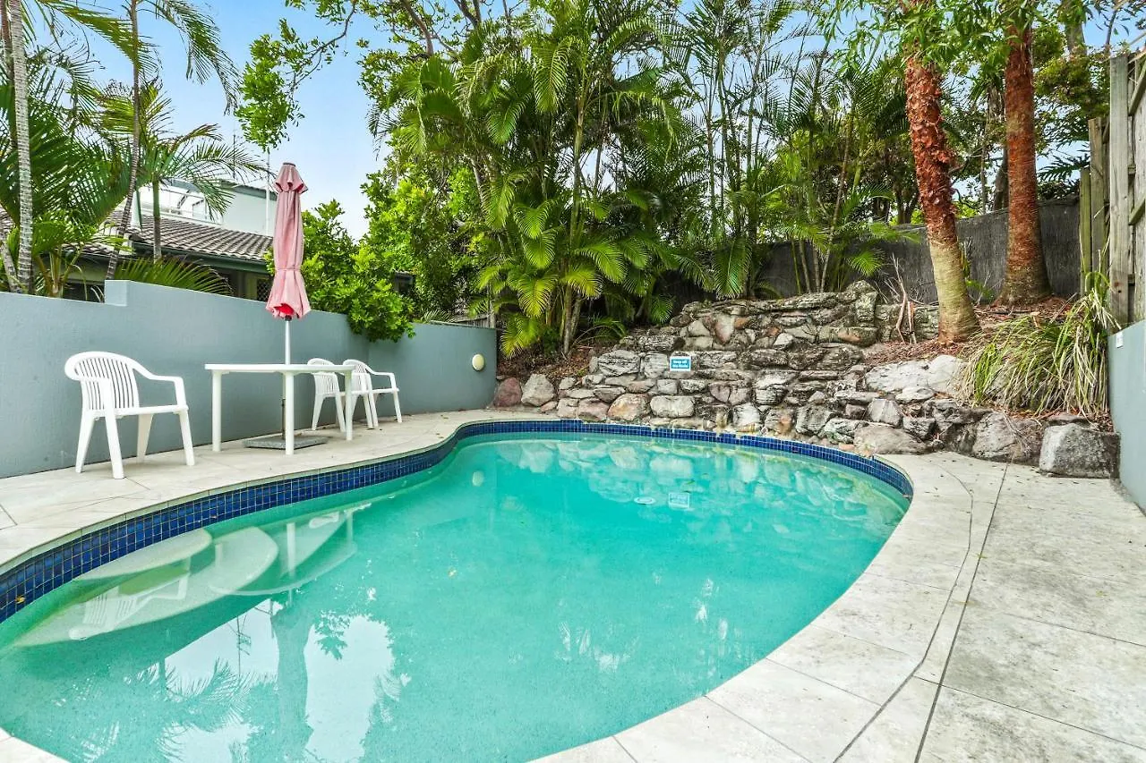 Comfortable & Stylish With Rooftop Spa Sunshine Beach Apartment