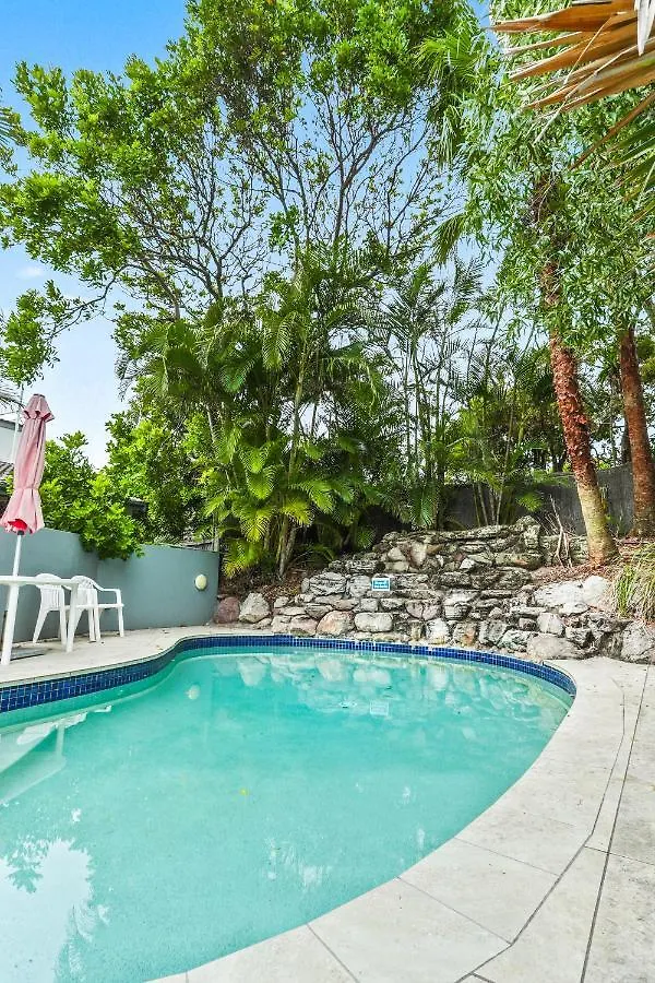Apartment Comfortable & Stylish With Rooftop Spa Sunshine Beach